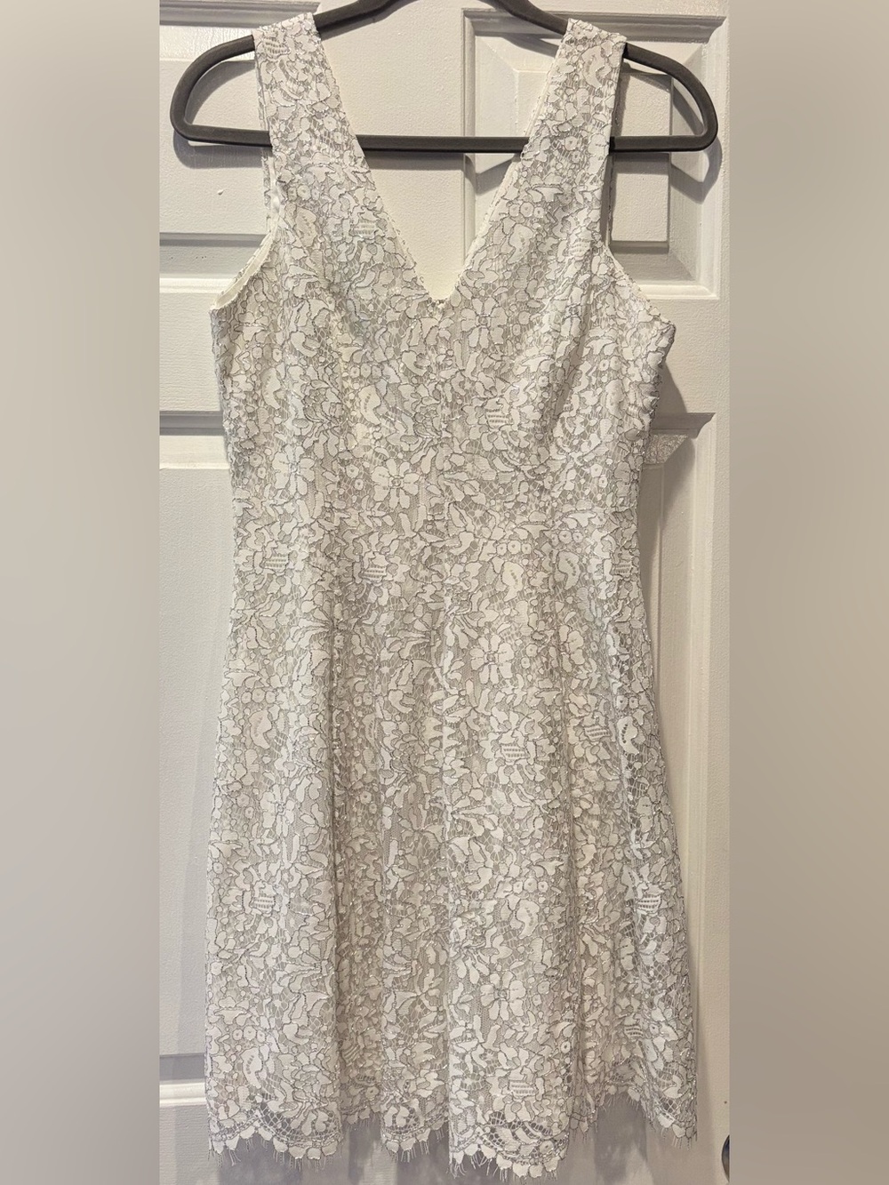 Kensie White Lace Shimmer Dress - Size 4 - V-neck Floral Overlay